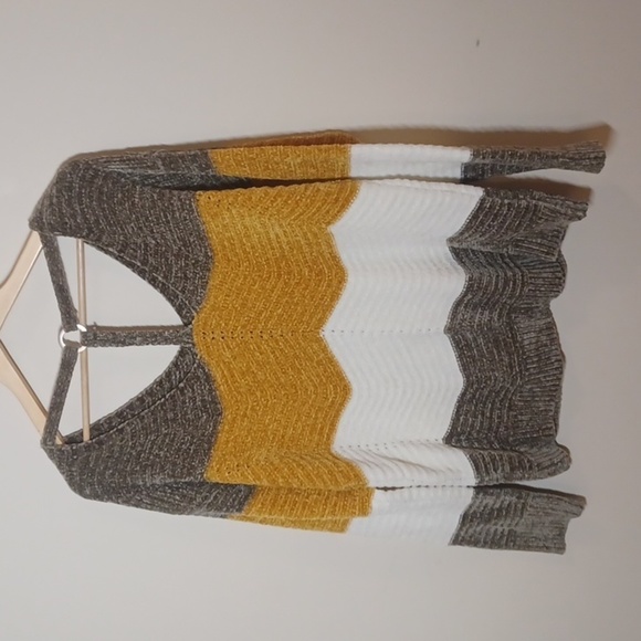 Love By Design Knit Sweater - Picture 4 of 5